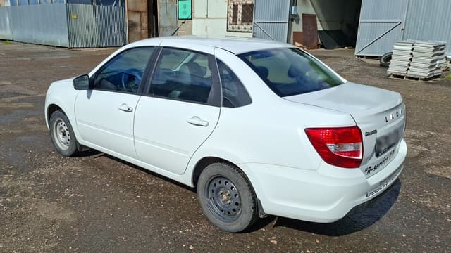 Lada Granta седан - 4
