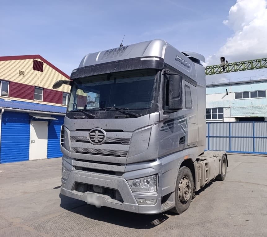 FAW J7 4x2 Седельный тягач - 1