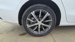Geely EMGRAND - 10