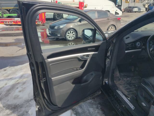 Volkswagen Touareg - 8