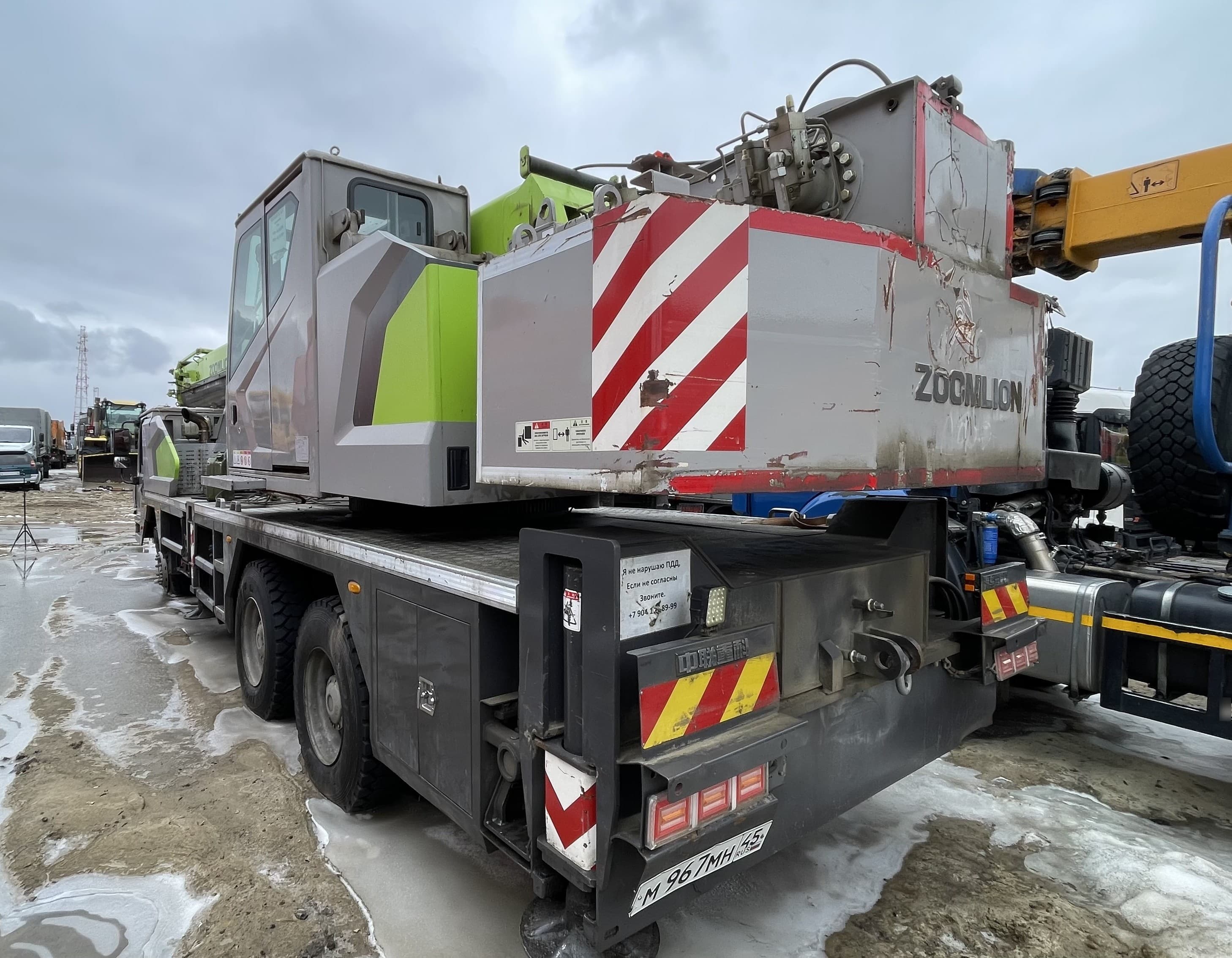 Zoomlion ZTC300 6x4 Автокран - 4