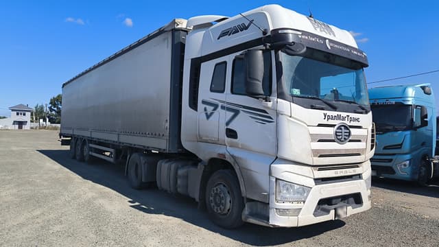 FAW J7 4x2 Седельный тягач - 2
