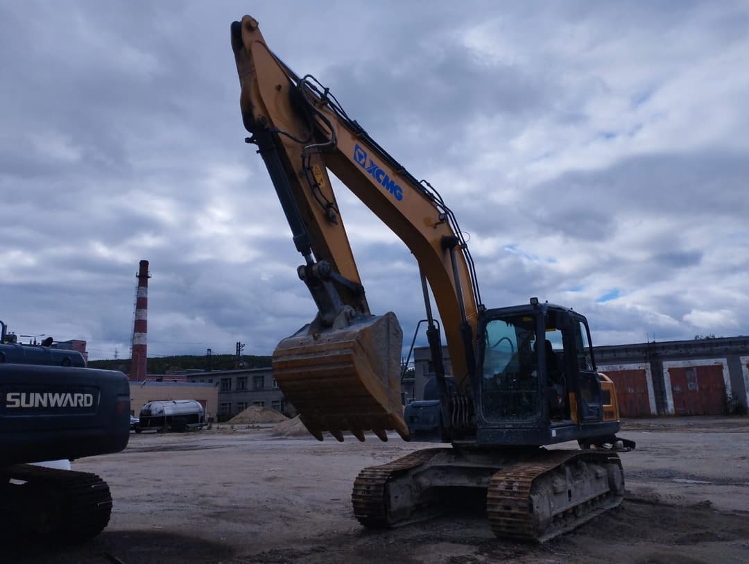 Xcmg XE180* Экскаватор - 1