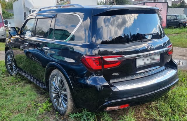 Infiniti QX80 - 4