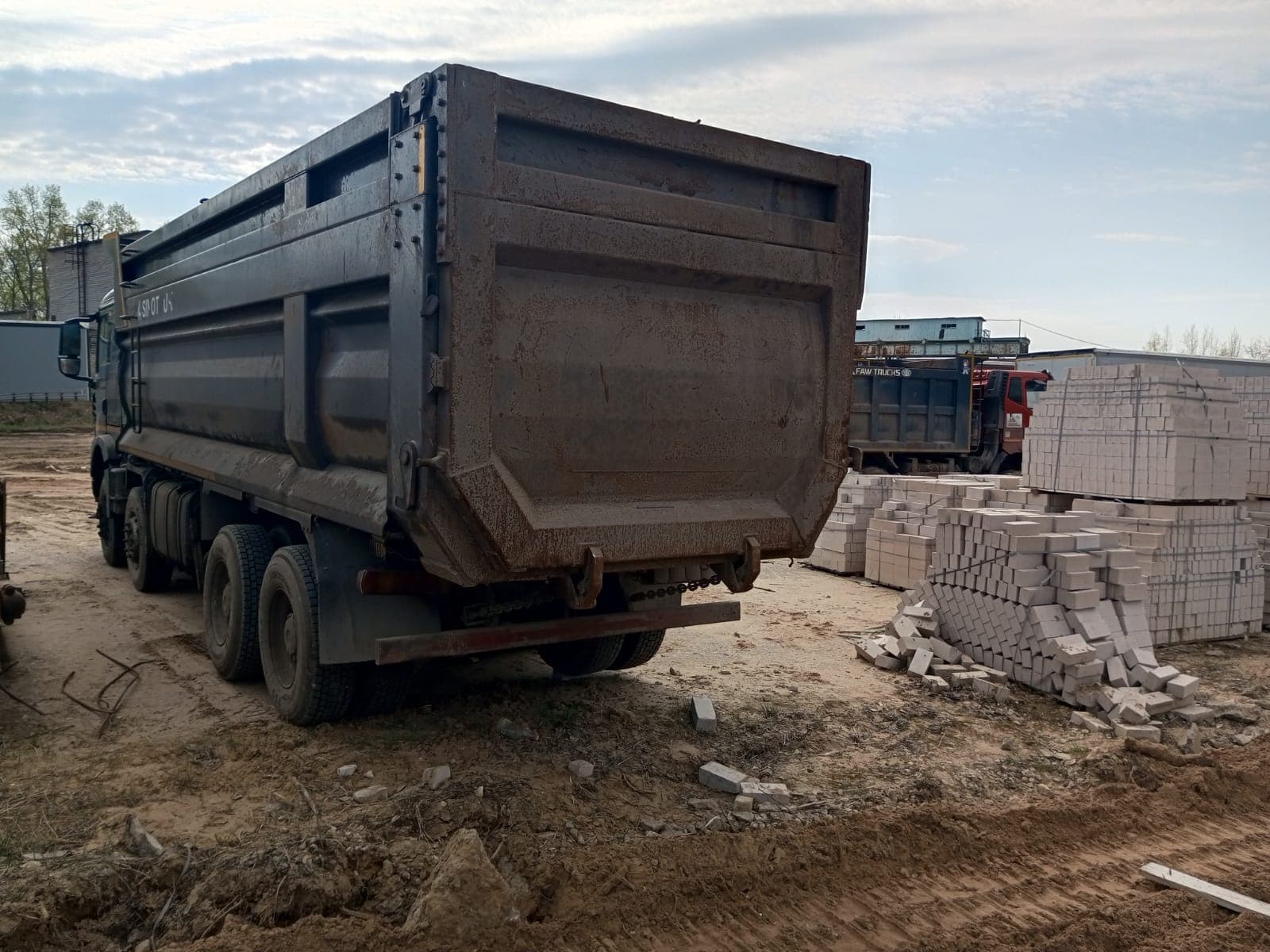 Howo T5G 8x4 Самосвал - 4