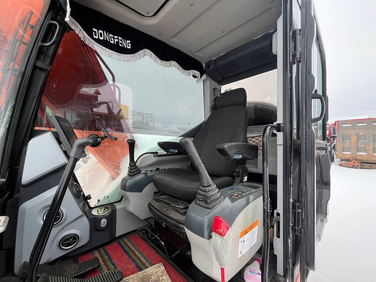 Lonking CDM6135 Экскаватор - 5