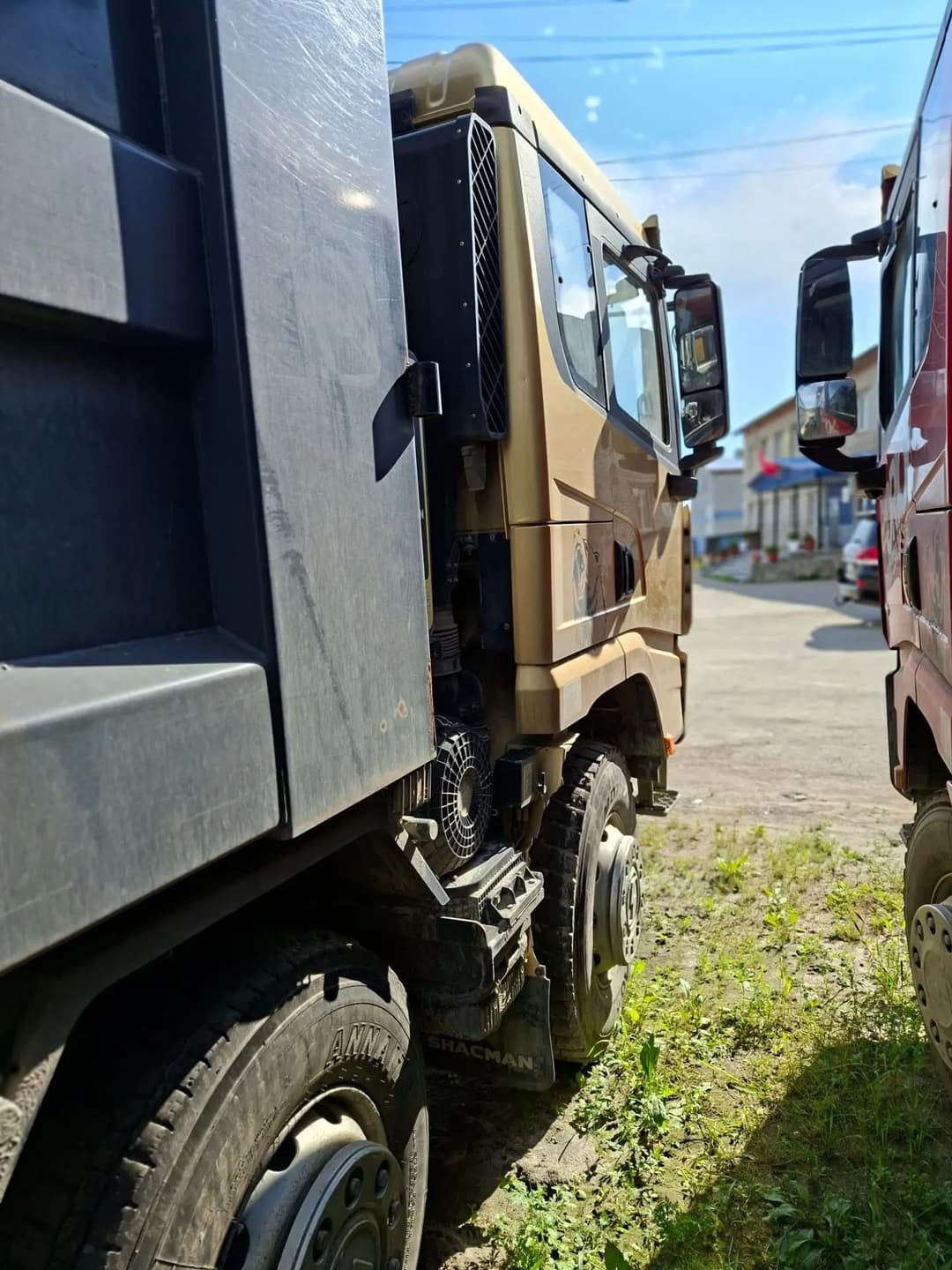 Shacman (Shaanxi) SX* 8x4 Самосвал - 3