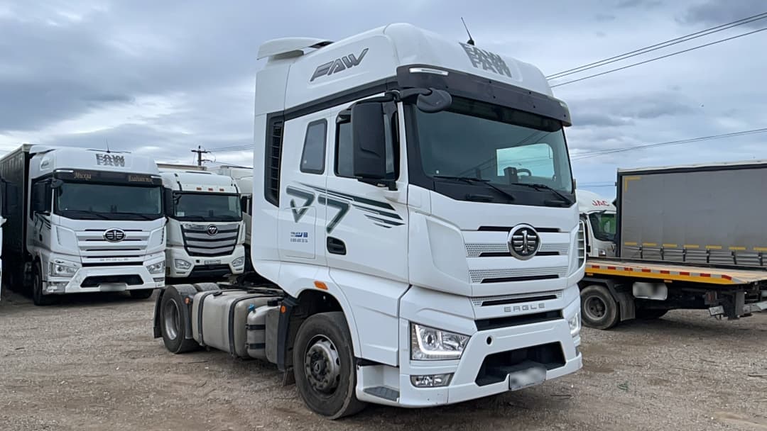 FAW J7 4x2 Седельный тягач - 2