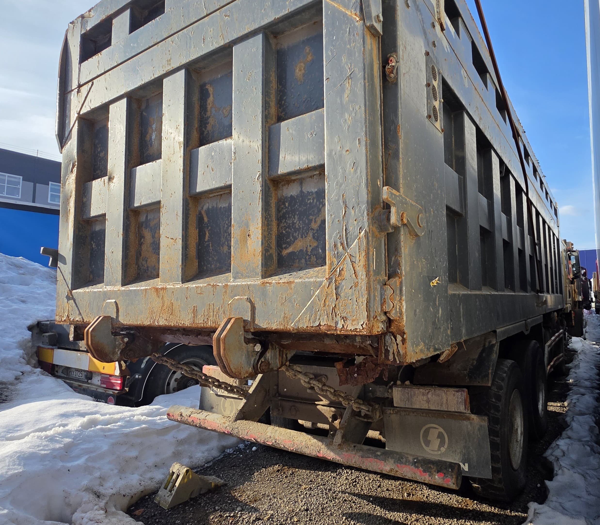Shacman (Shaanxi) SX* 8x4 Самосвал - 3