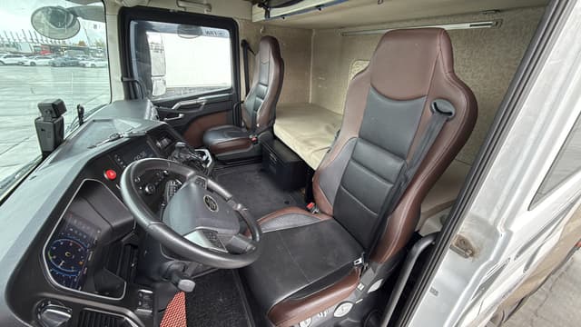 FAW J7 4x2 Седельный тягач - 6