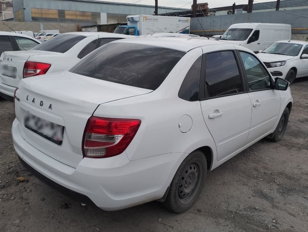 Lada Granta седан - 3
