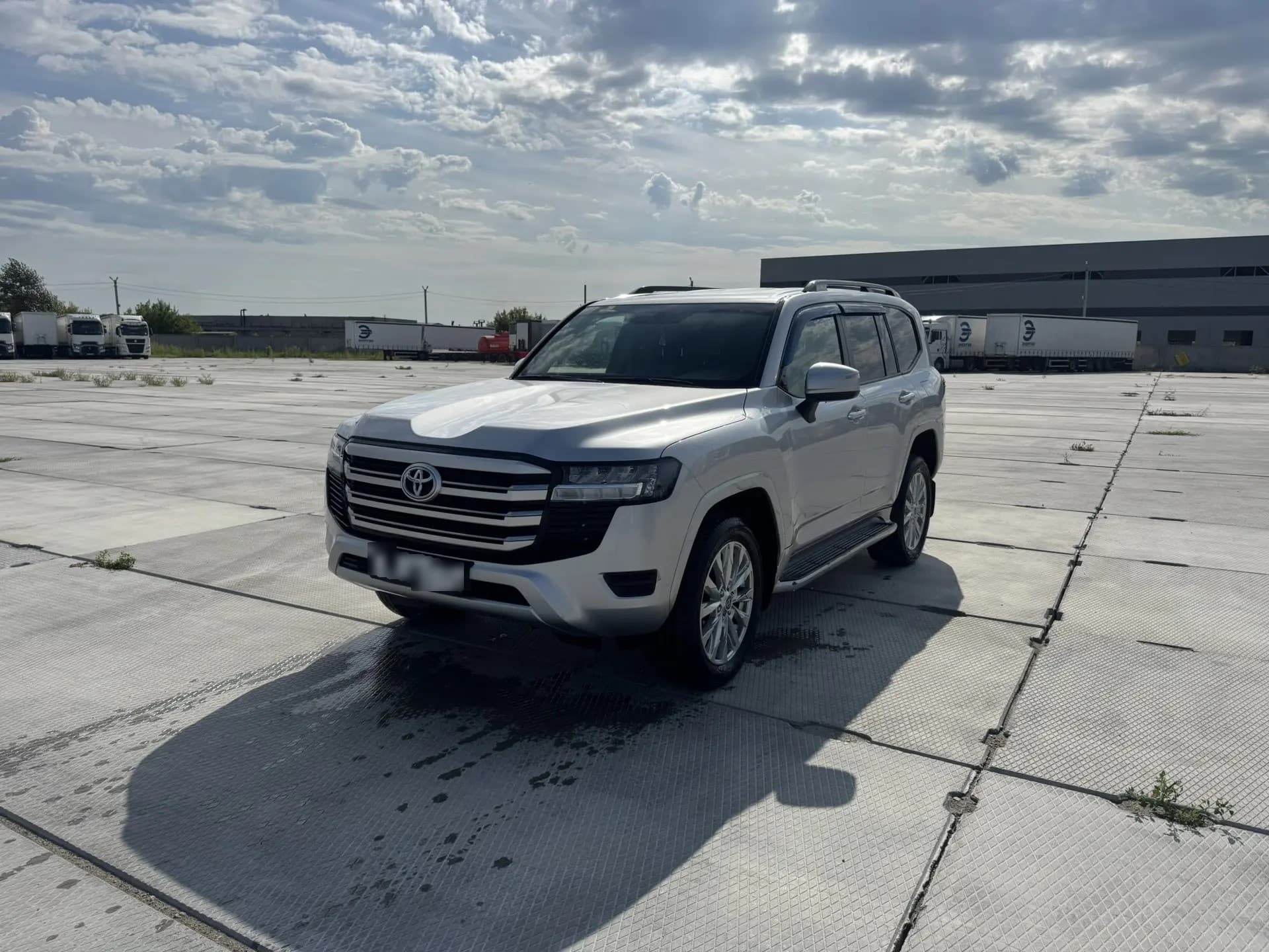 Toyota Land Cruiser 300 - 1