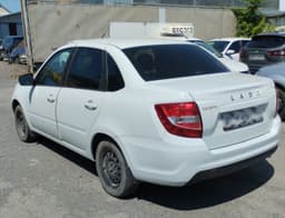 Lada Granta седан - 4