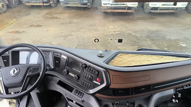 Dongfeng DFH 4x2 Седельный тягач - 5