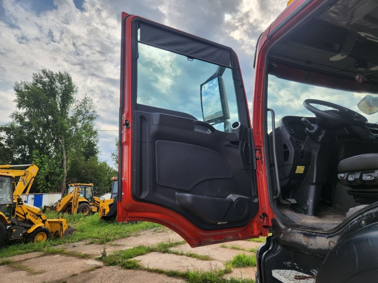 Sitrak C7H 6x4 Самосвал - 8