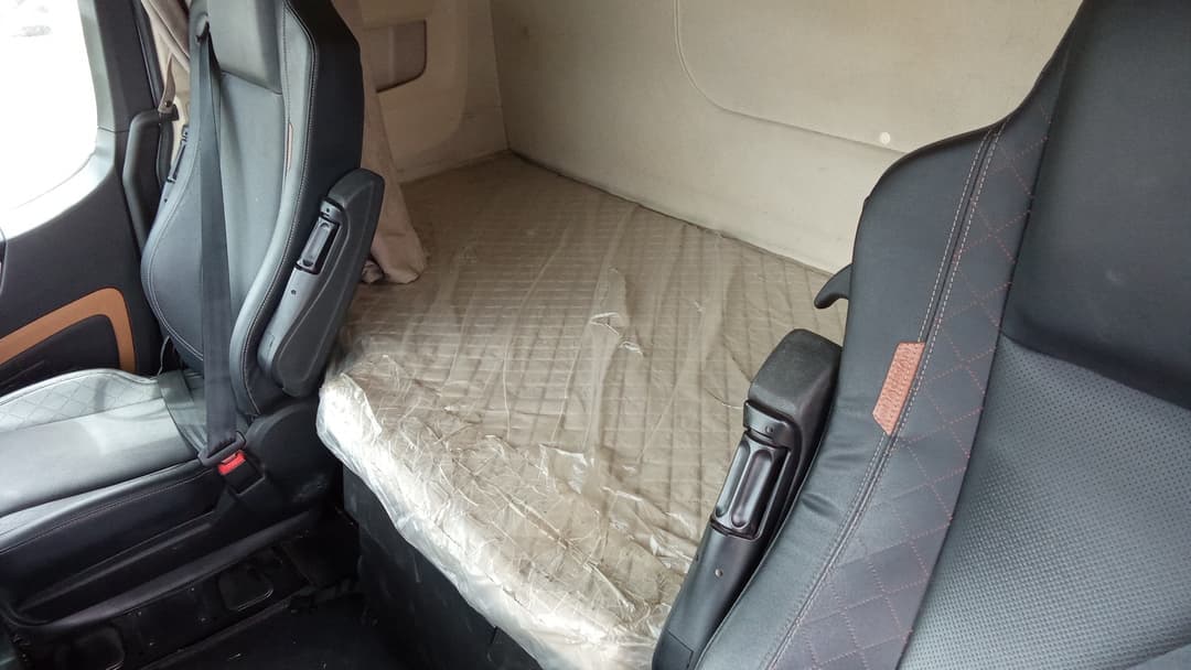 Shacman (Shaanxi) SX* 4x2 Седельный тягач - 9