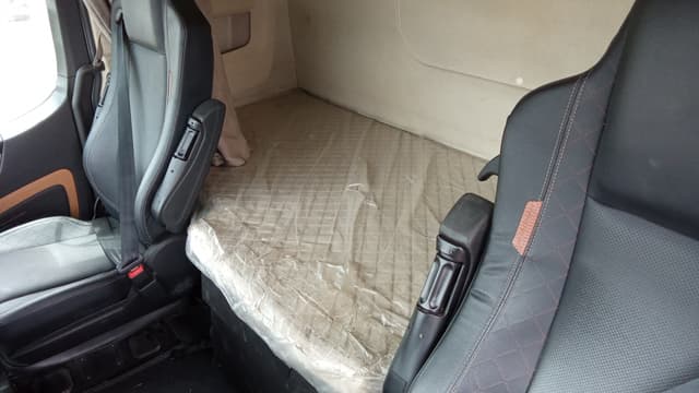 Shacman (Shaanxi) SX* 4x2 Седельный тягач - 9