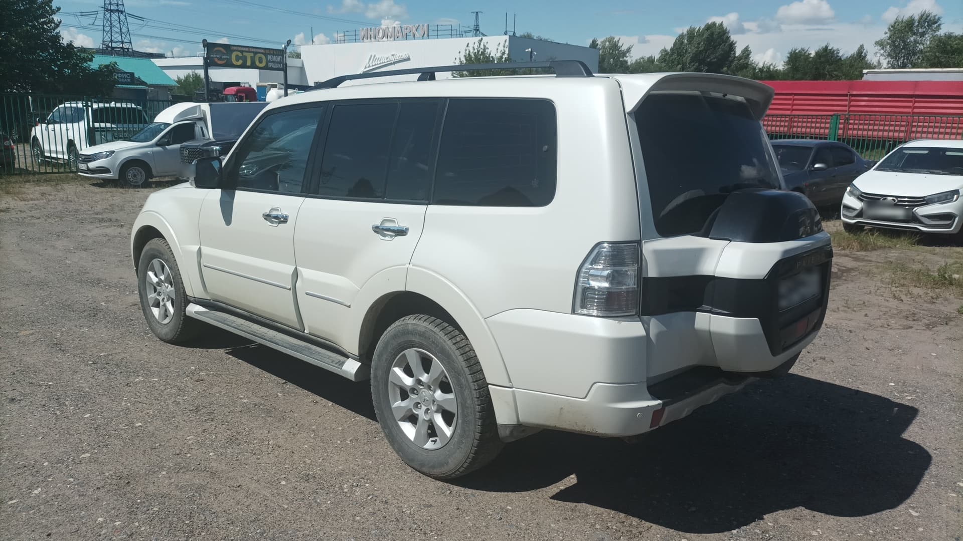 Mitsubishi Pajero - 4