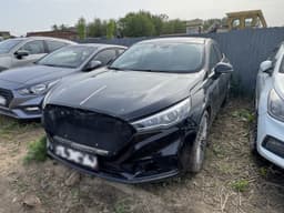 Hongqi H5 - 1