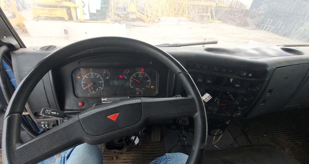 Кран Центр "Камаз" 6590 на шасси КАМАЗ 65117 6x4 Бортовой с КМУ - 5