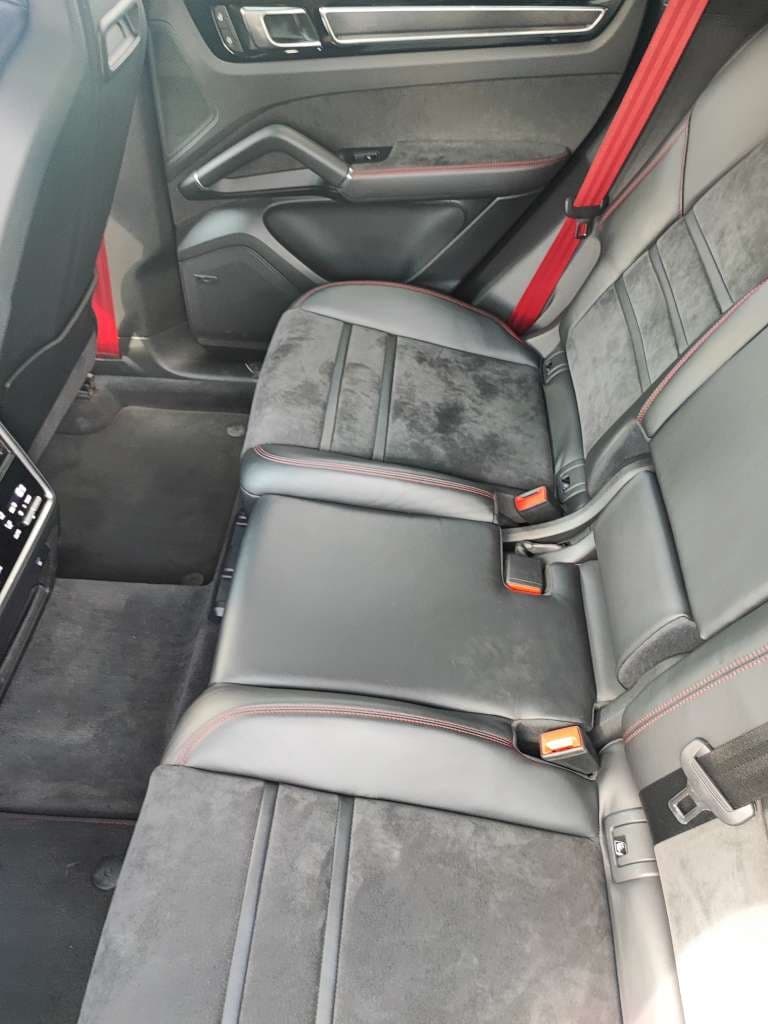 Porsche Cayenne - 8