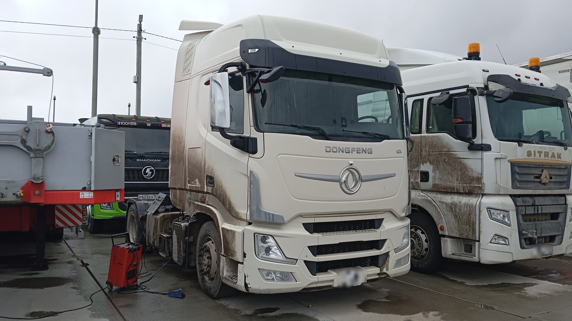 Dongfeng DFH 4x2 Седельный тягач - 2