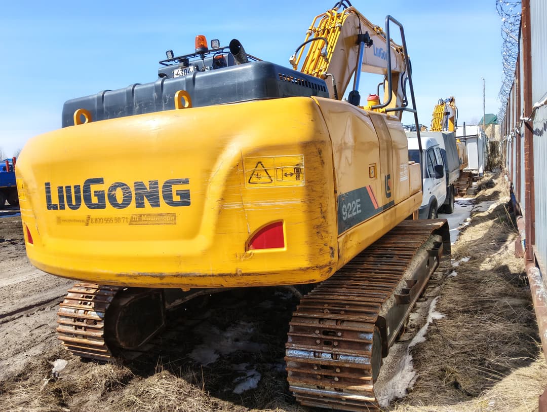 Liugong CLG922 Экскаватор - 3
