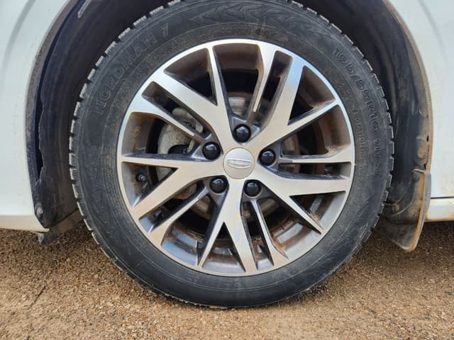 Geely EMGRAND - 10
