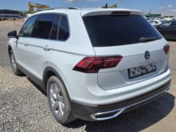 Volkswagen Tiguan - 4
