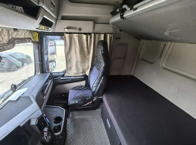 Sitrak C7H 4x2 Седельный тягач - 9