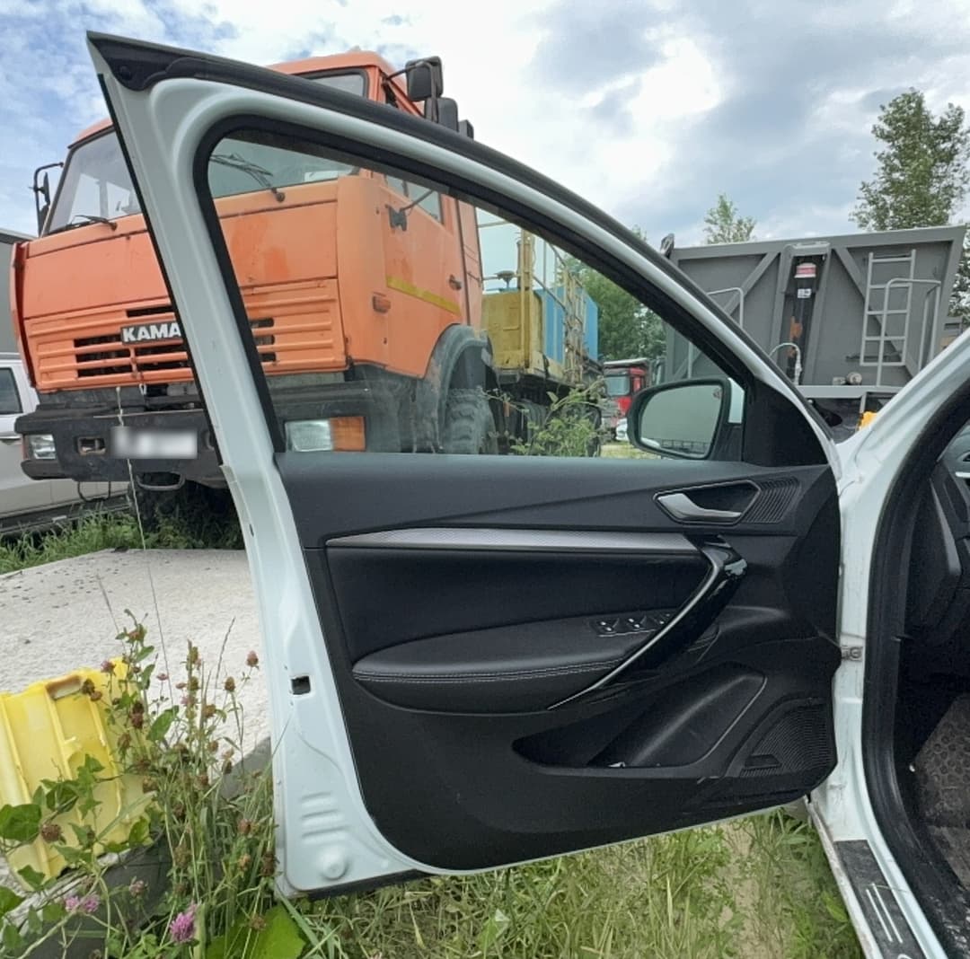 Lada Vesta седан - 8