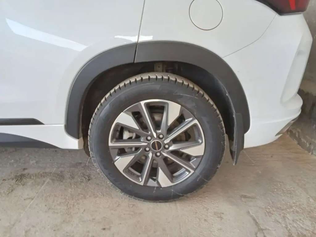 Exeed LX - 9