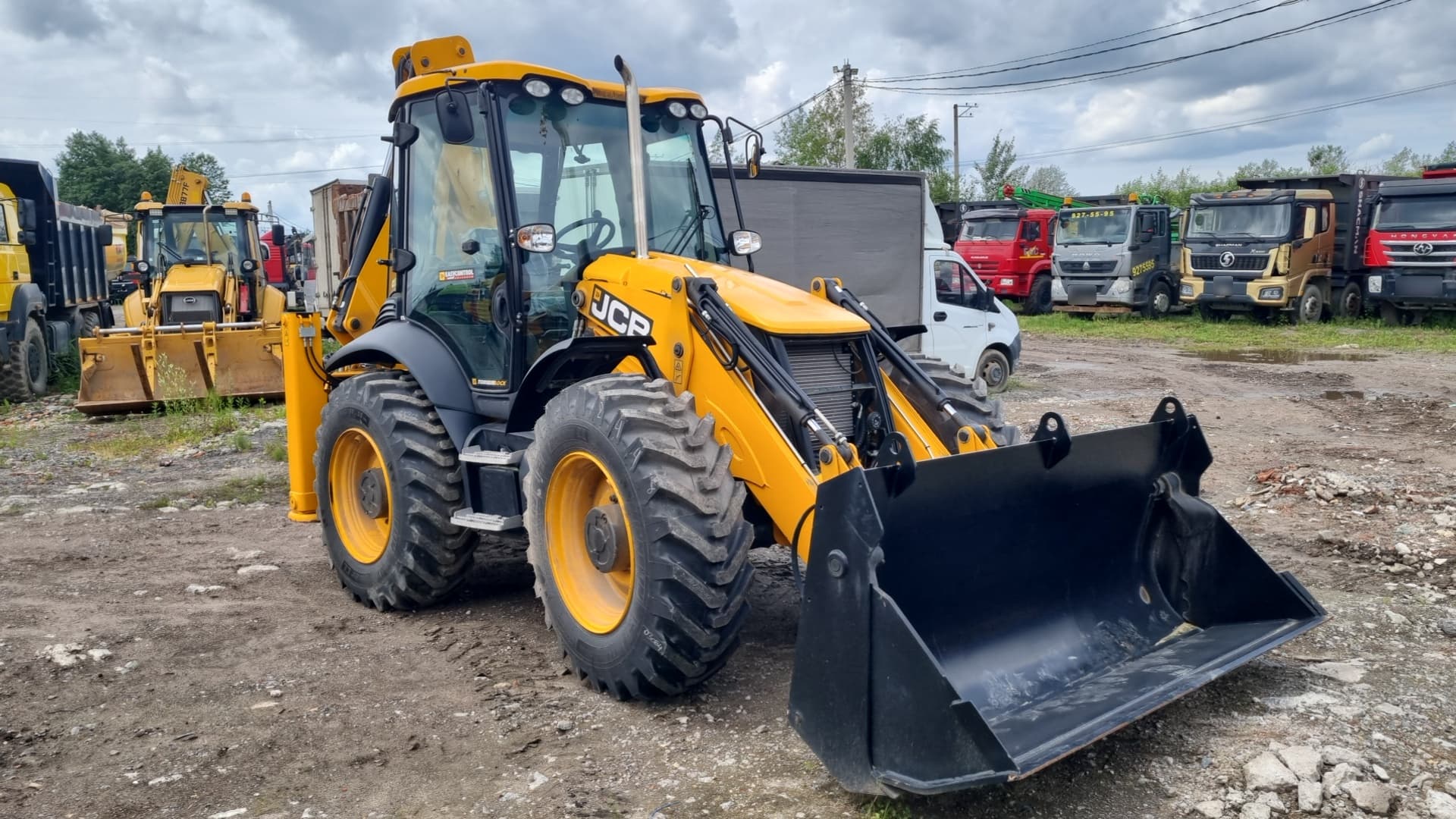 JCB 4CX Экскаватор-погрузчик - 2