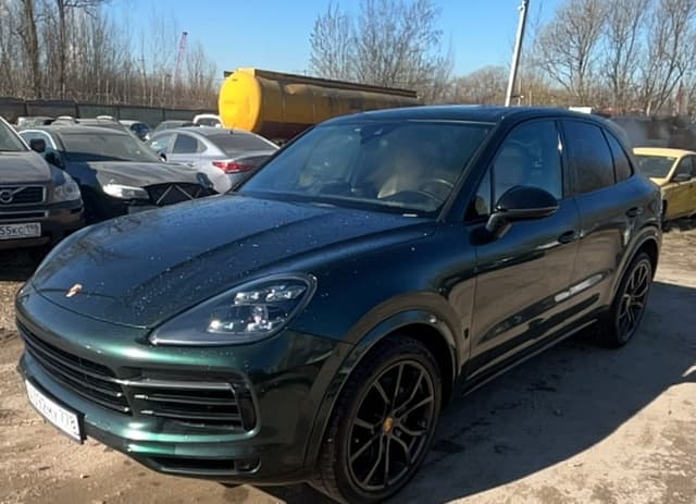 Porsche Cayenne - 1