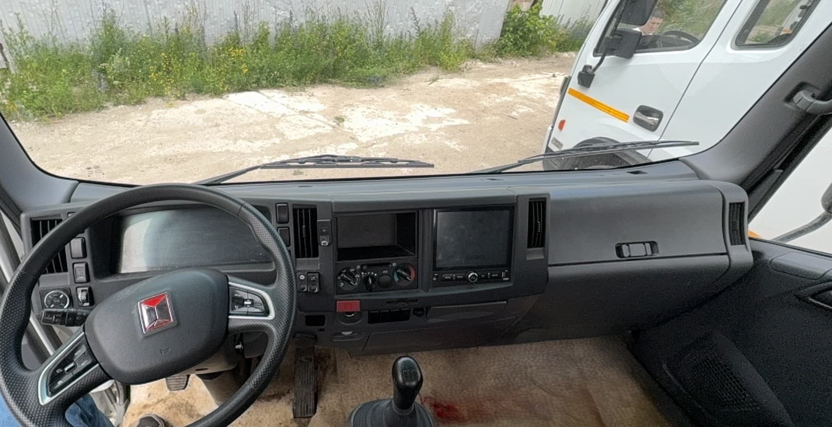 ISUZU ELF 12 4x2 Бортовой с КМУ - 5