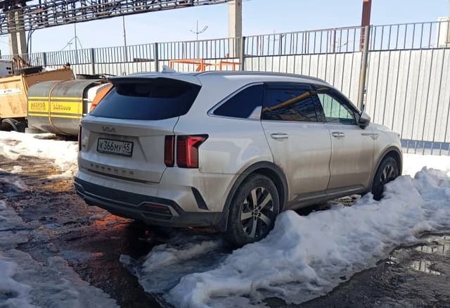 KIA Sorento - 3