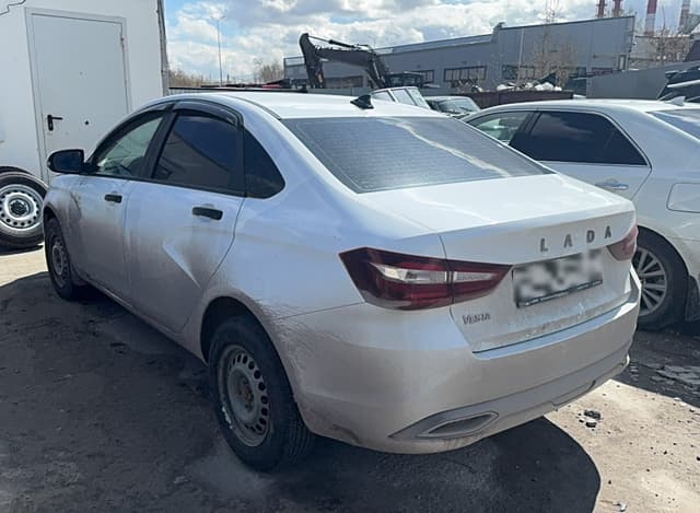 Lada Vesta седан - 4