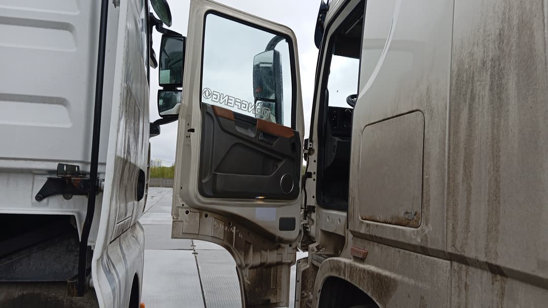 Dongfeng DFH 4x2 Седельный тягач - 8