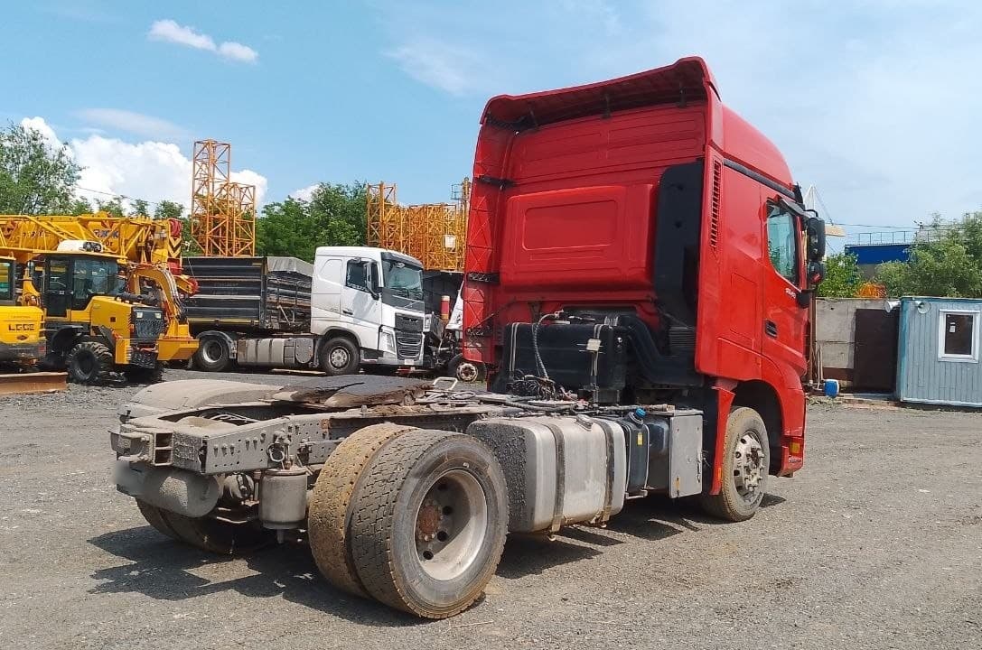 Beiben BBTR* 4x2 Седельный тягач - 3