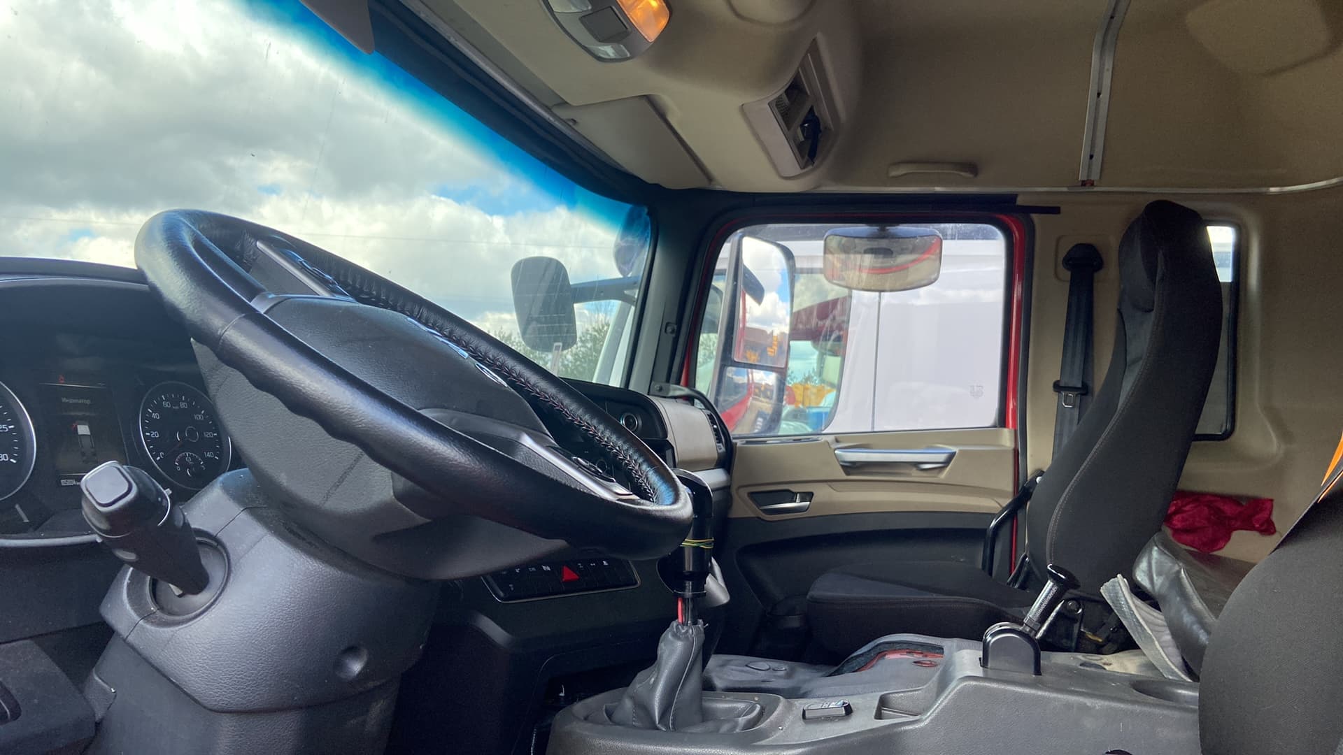 Jac N410 8x4 Самосвал - 6