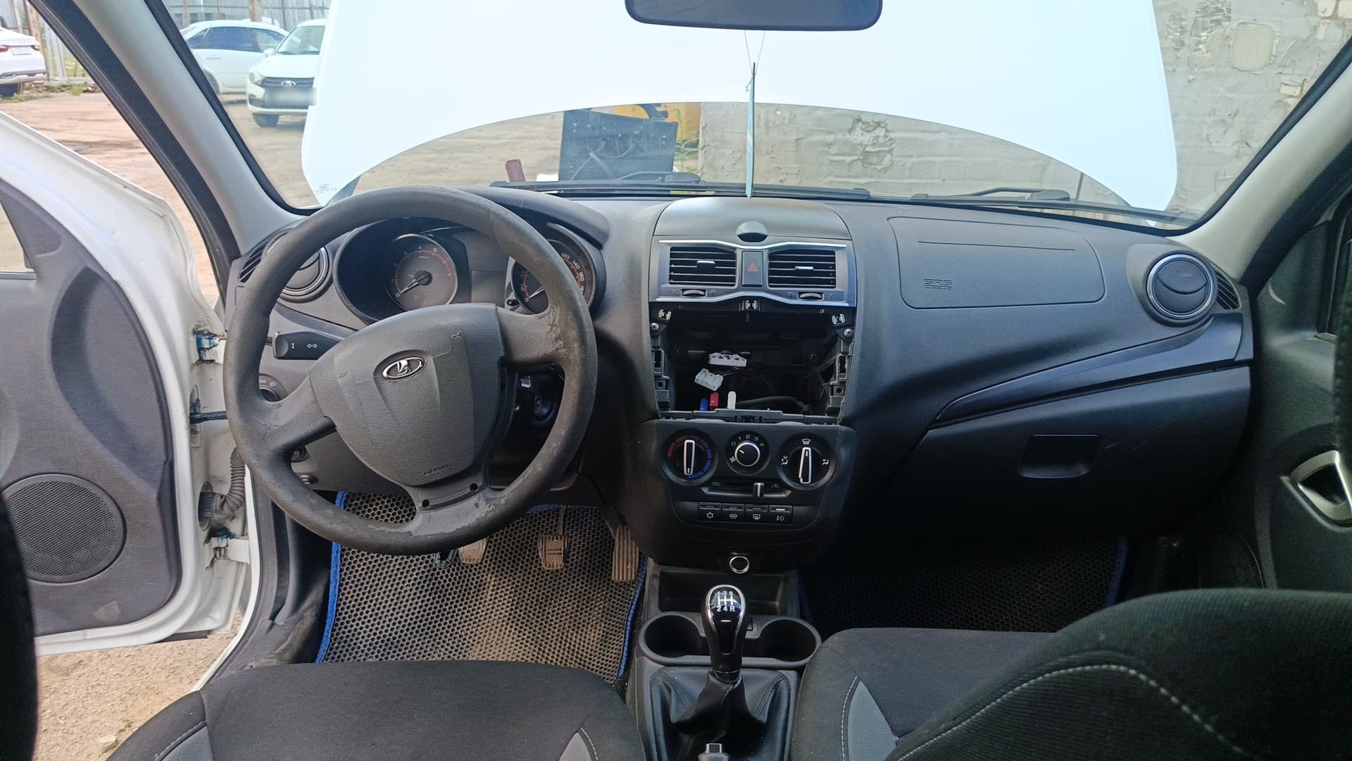 Lada Granta лифтбек - 5