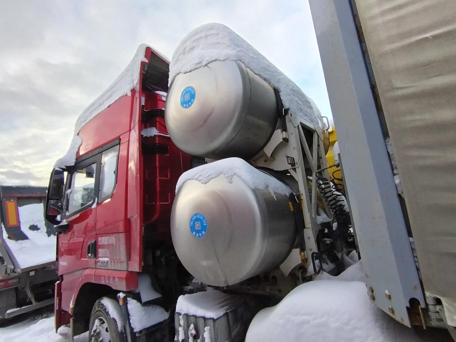 Shacman (Shaanxi) SX* 4x2 Седельный тягач - 4