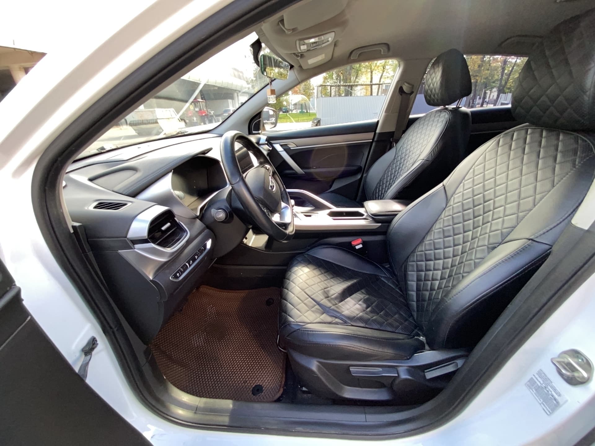 Geely Coolray - 6