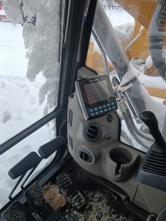 Liugong CLG933 Экскаватор - 6