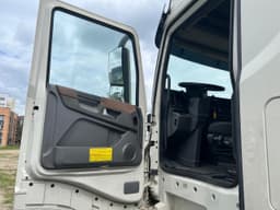 Dongfeng DFH 4x2 Седельный тягач - 7