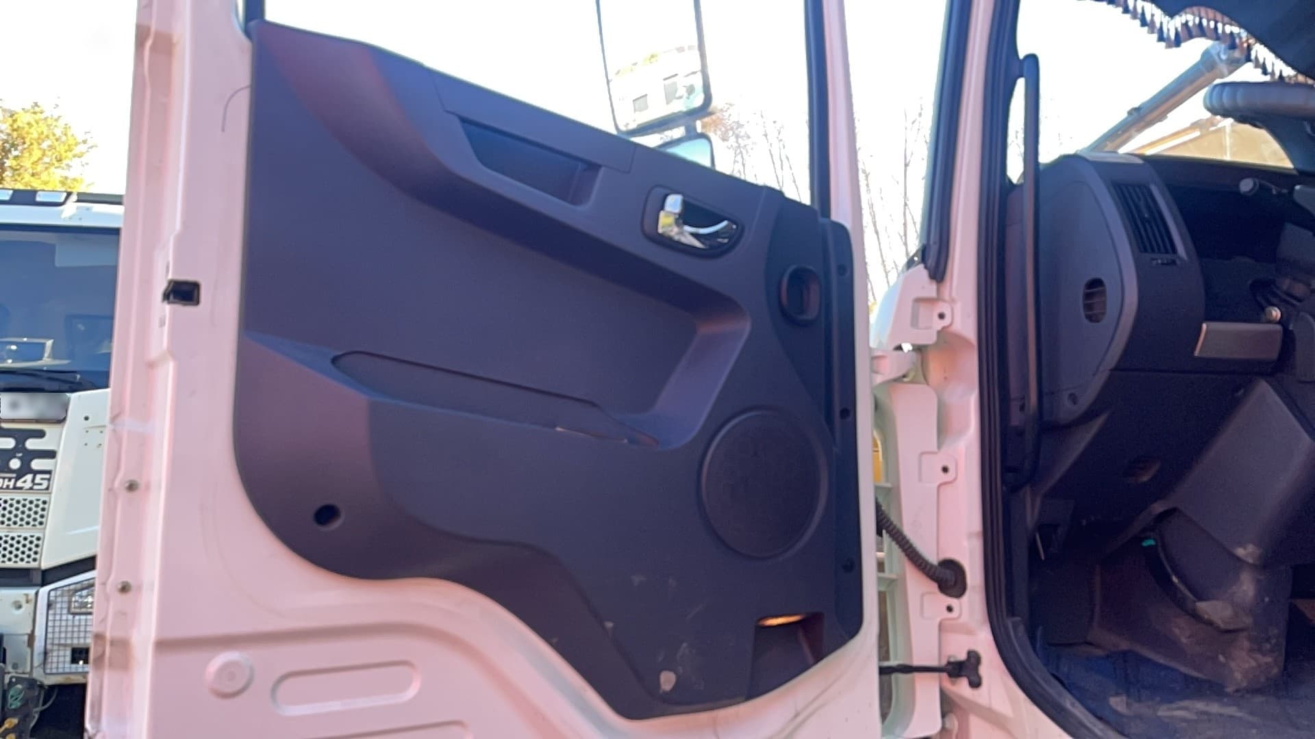 Sany SYZ320* 6x4 Самосвал - 8