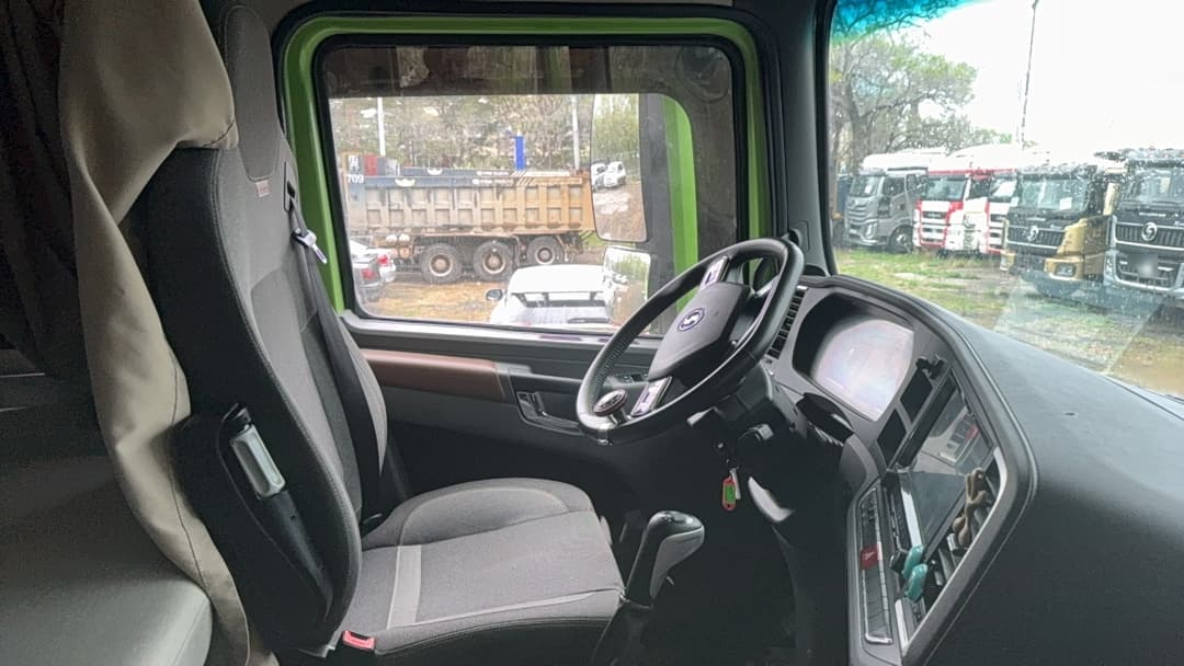 Shacman (Shaanxi) SX* 6x6 Седельный тягач - 6