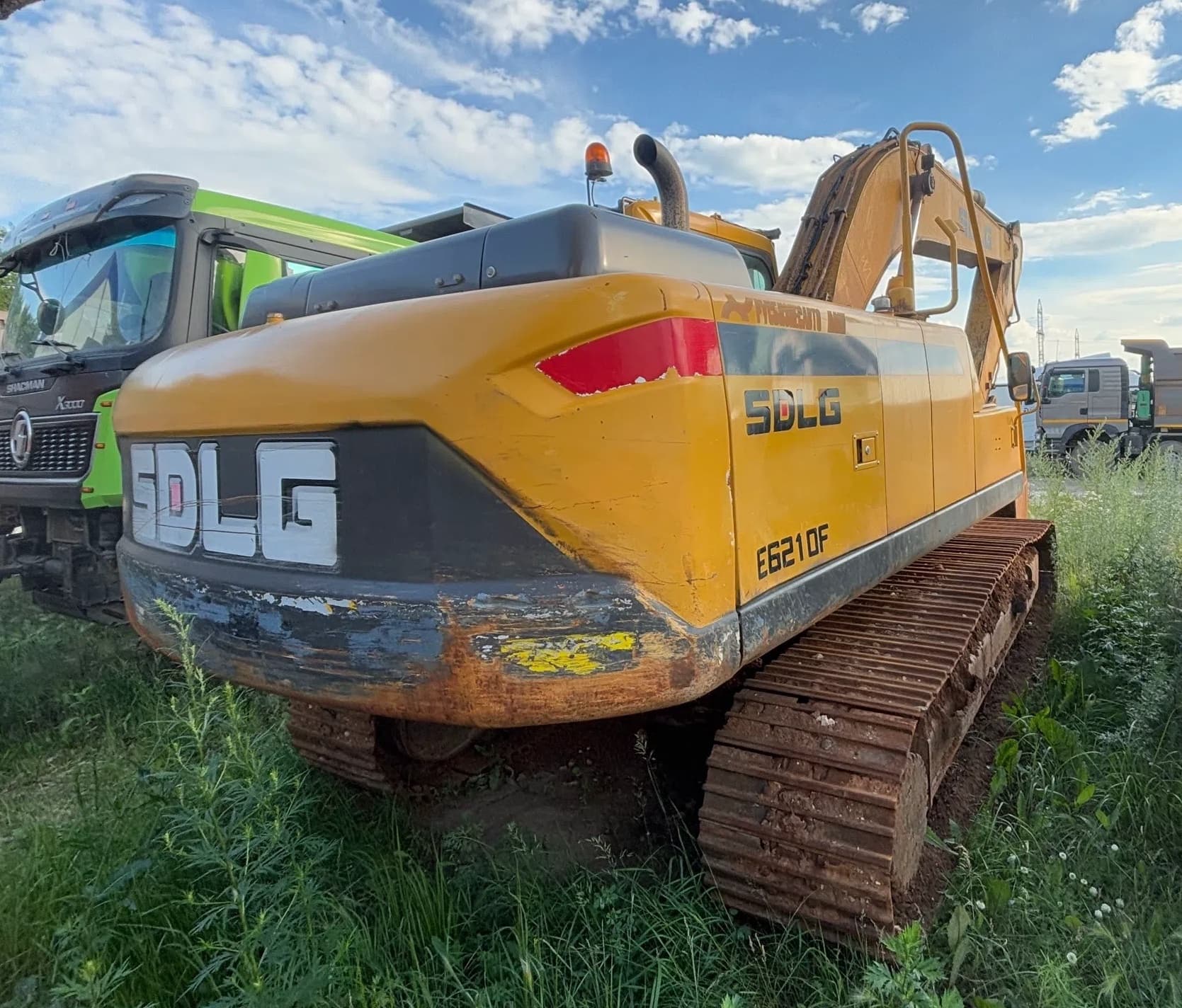 SDLG E6210 Экскаватор - 3