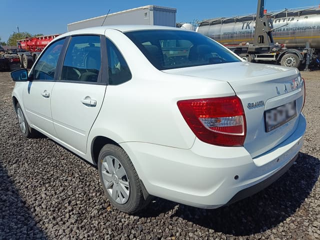Lada Granta седан - 4
