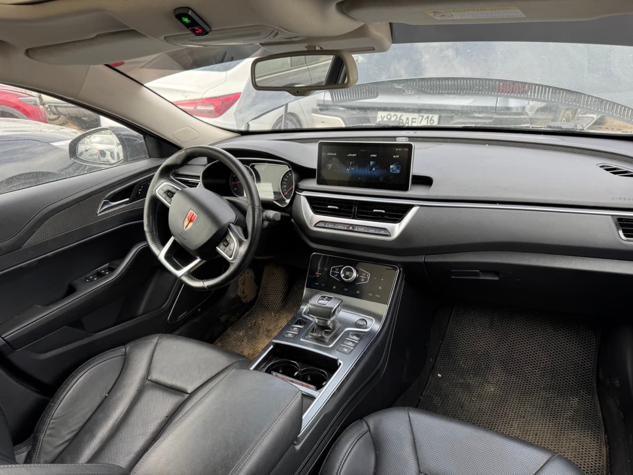 Hongqi H5 - 5